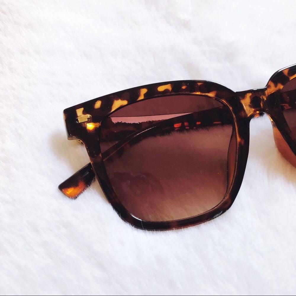 Cora Tortoise Brown Classic Square Sunglasses - Picture 4 of 9